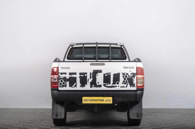 Toyota Hilux 4 из 6