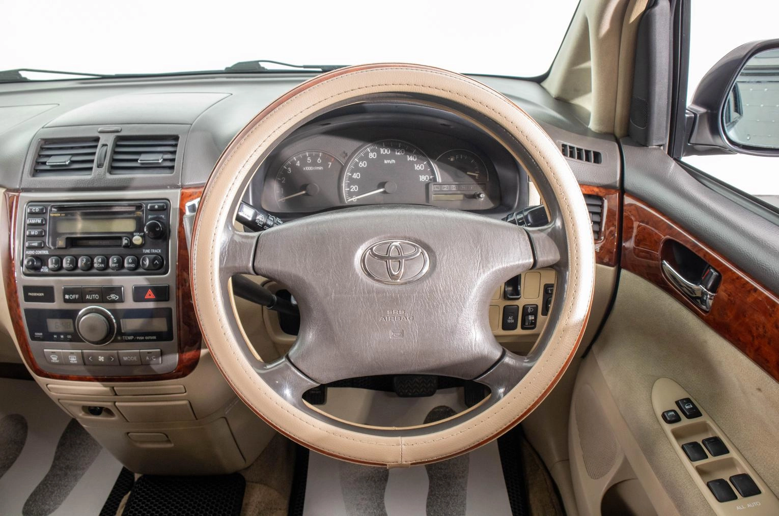 Toyota Ipsum 14 из 23