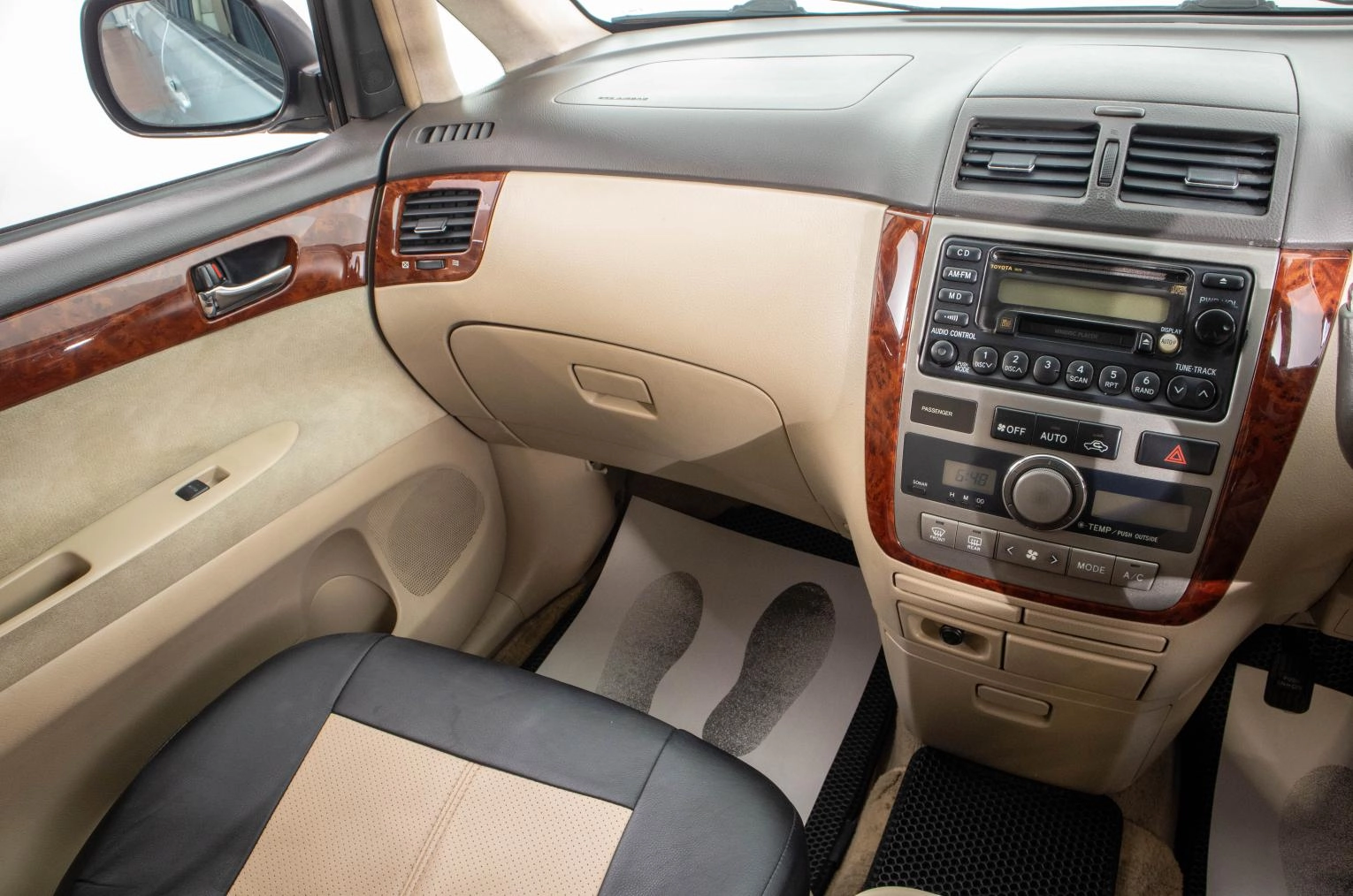 Toyota Ipsum 18 из 23