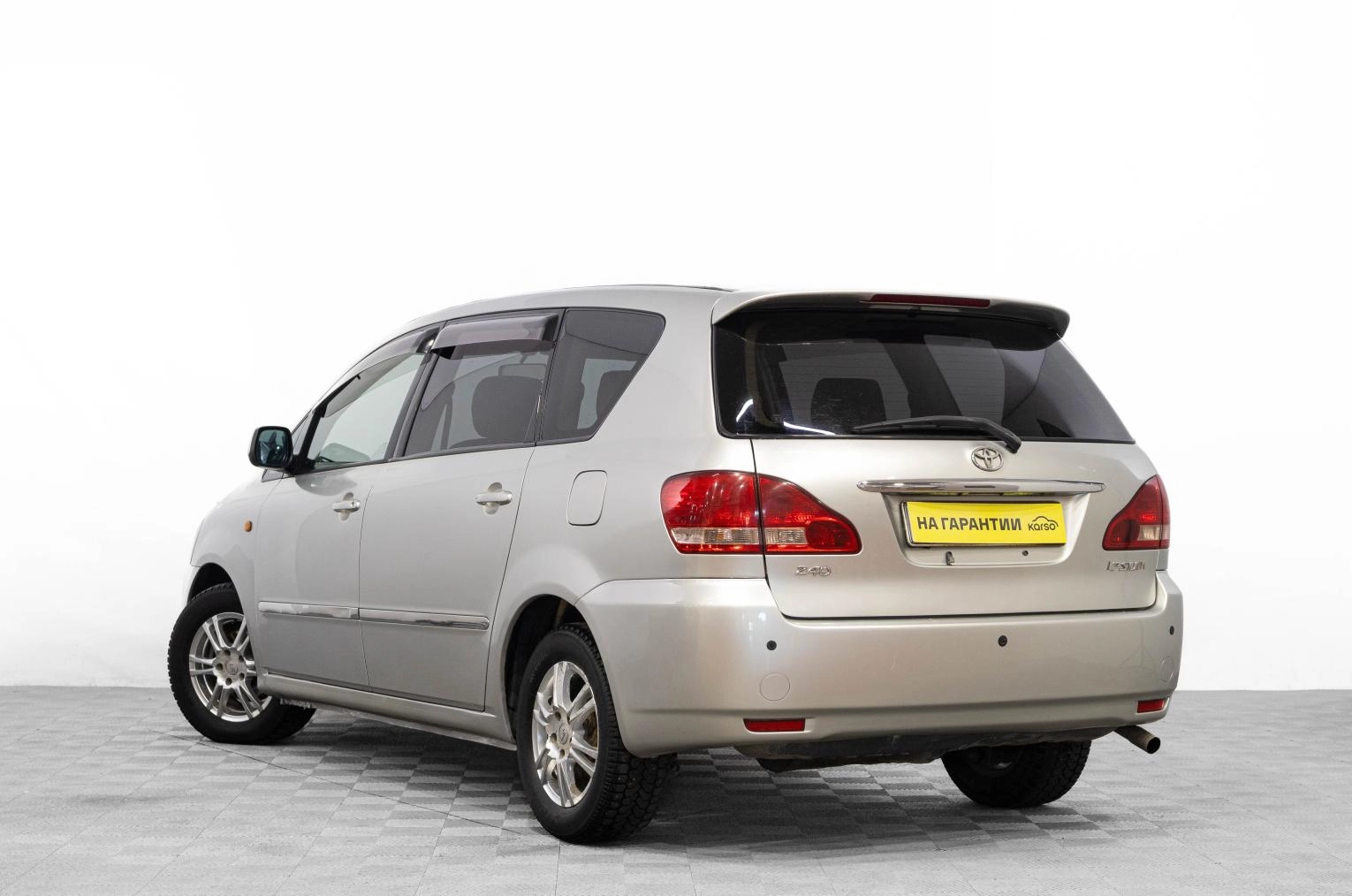 Toyota Ipsum 6 из 23