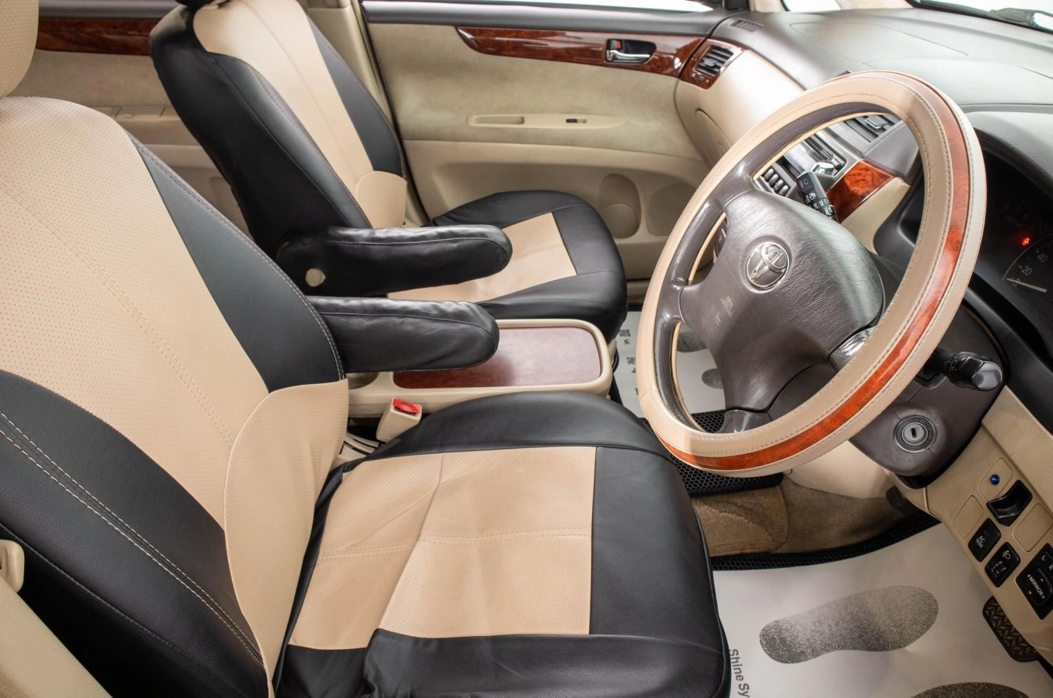 Toyota Ipsum 11 из 23