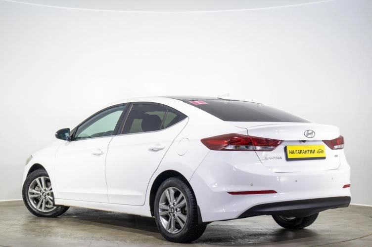 Hyundai Elantra 6 из 6