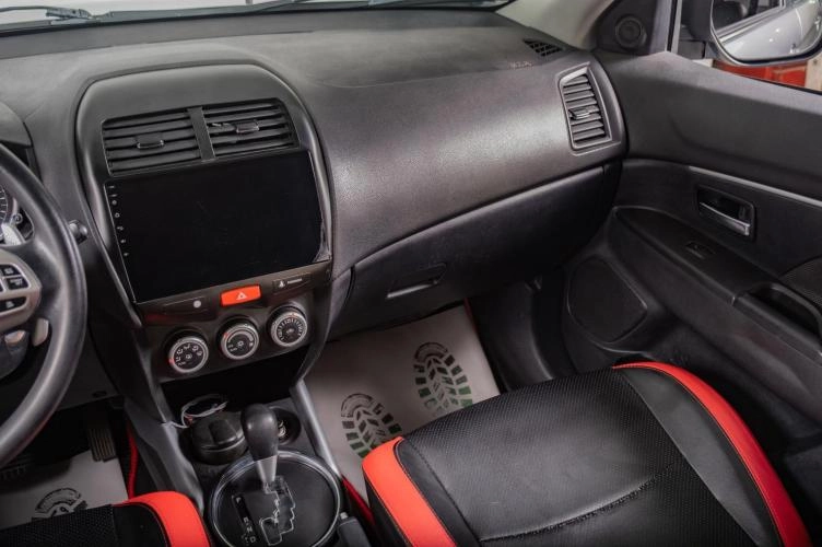 Mitsubishi ASX 12 из 18