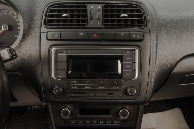 Volkswagen Polo 13 из 17