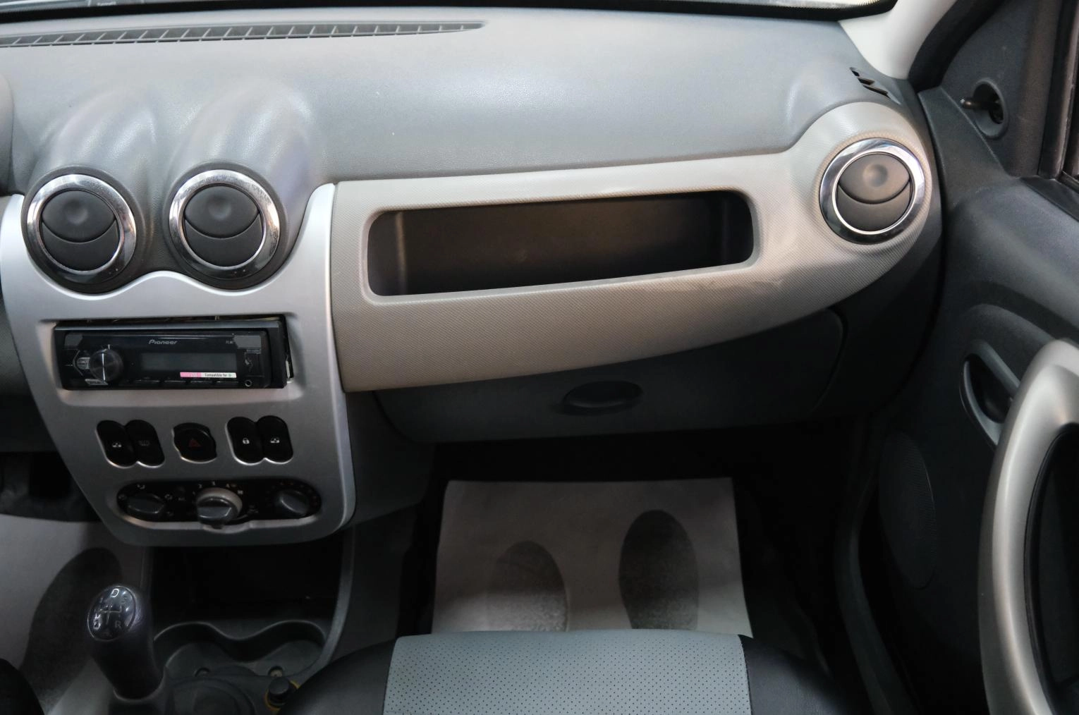 Renault Sandero 13 из 18