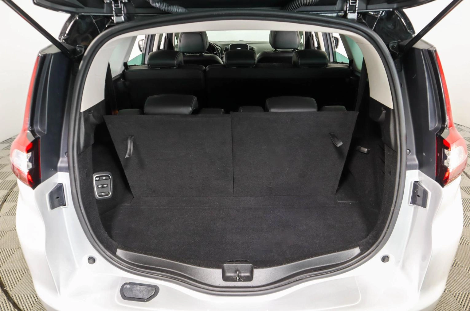 Renault Scenic 7 из 25
