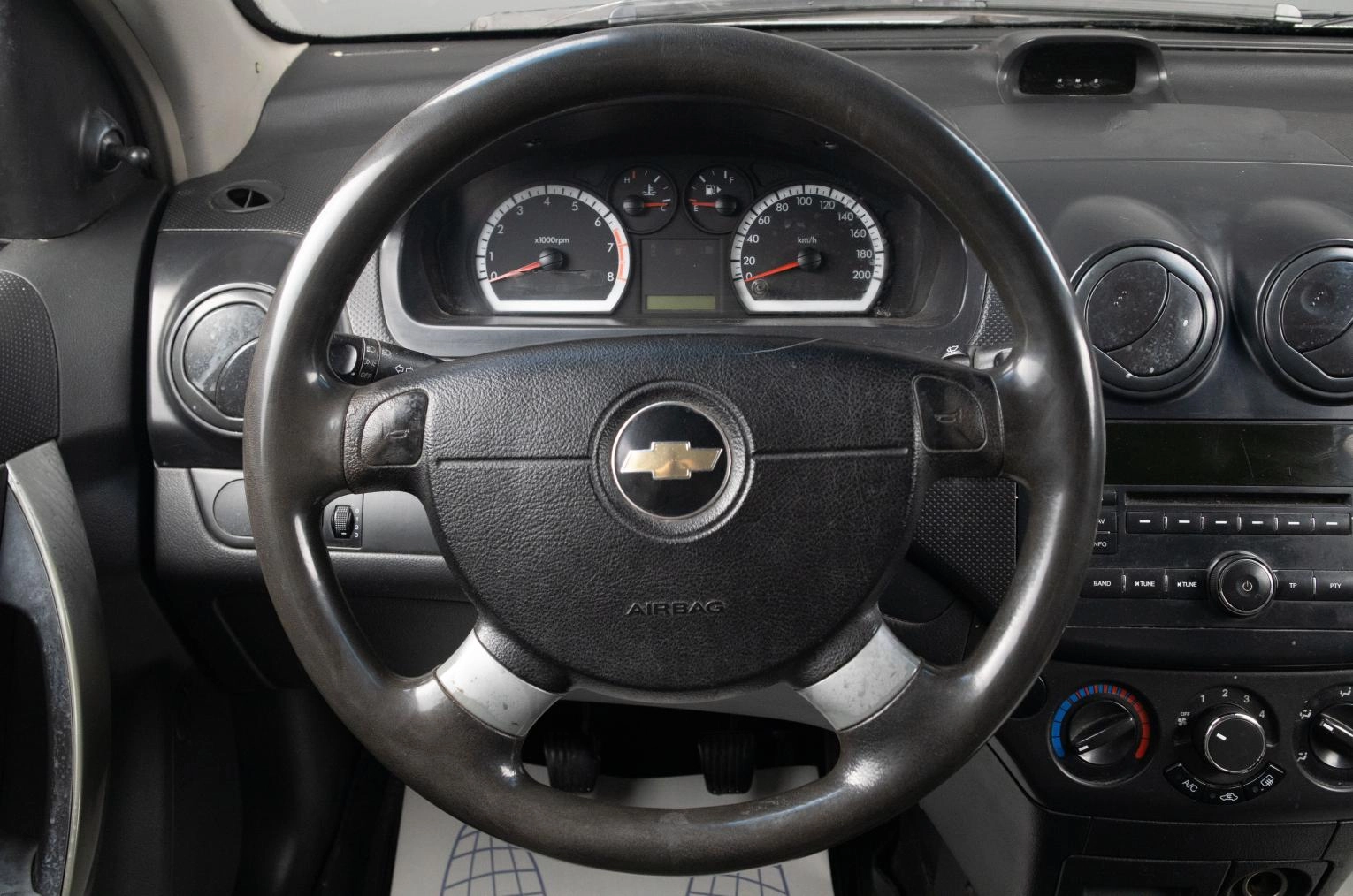 Chevrolet Aveo 9 из 16