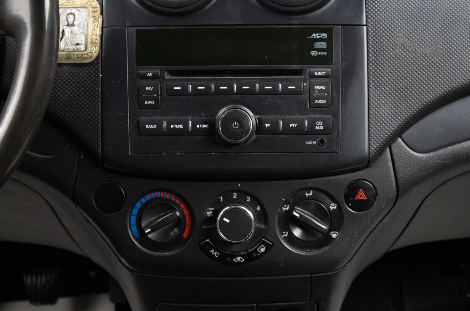 Chevrolet Aveo 11 из 16