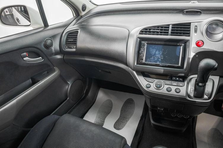 Honda Stream 17 из 21