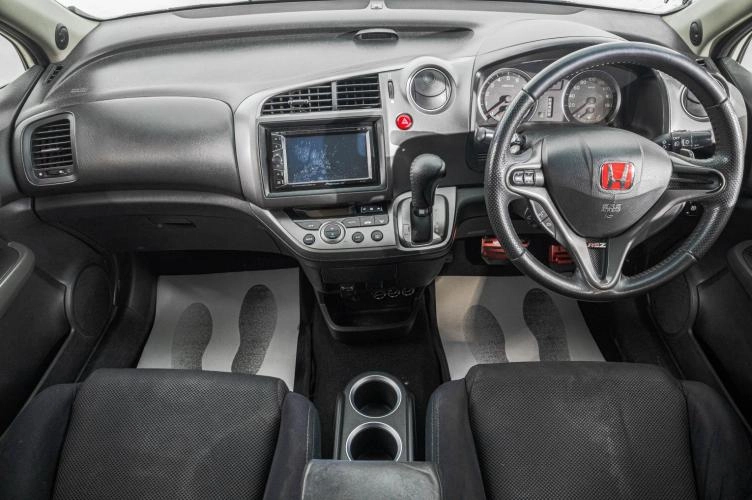 Honda Stream 9 из 21