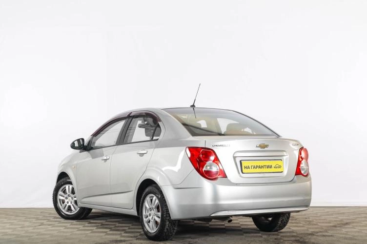 Chevrolet Aveo 4 из 6