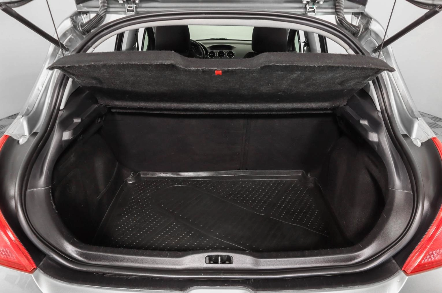Peugeot 308 7 из 21