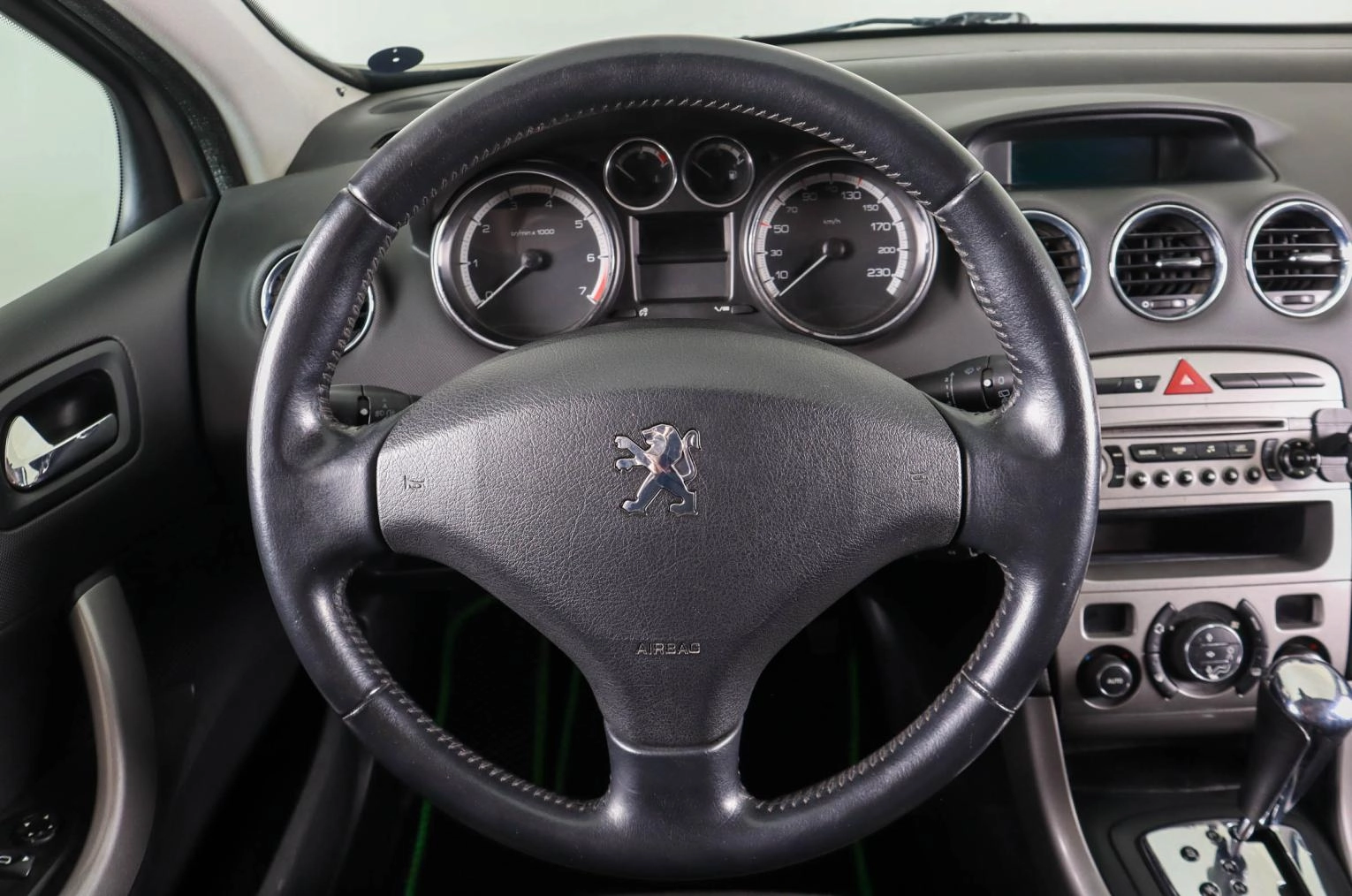 Peugeot 308 15 из 21