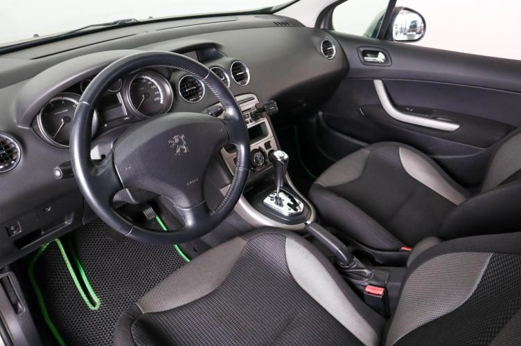 Peugeot 308 8 из 21