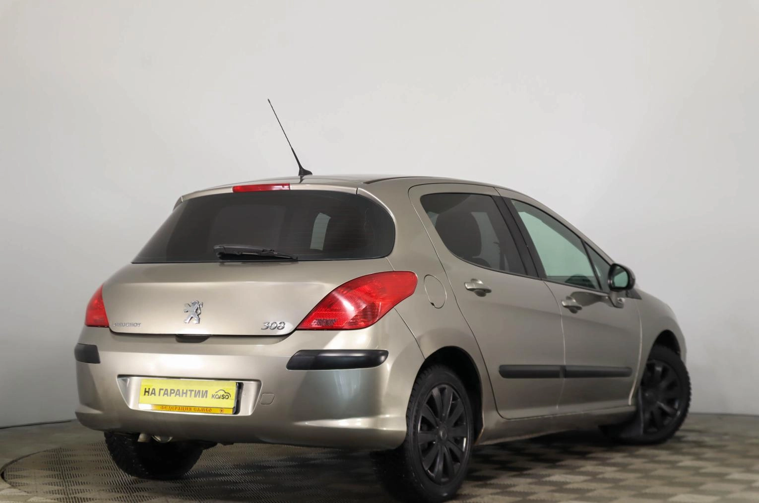 Peugeot 308 4 из 21