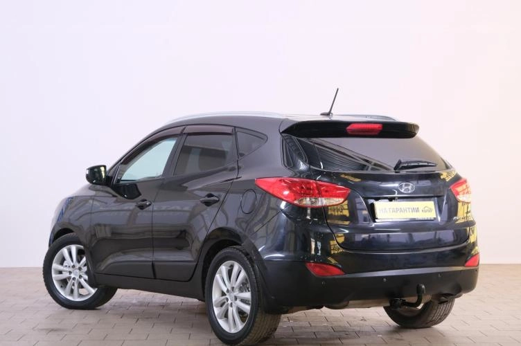 Hyundai ix35 4 из 6
