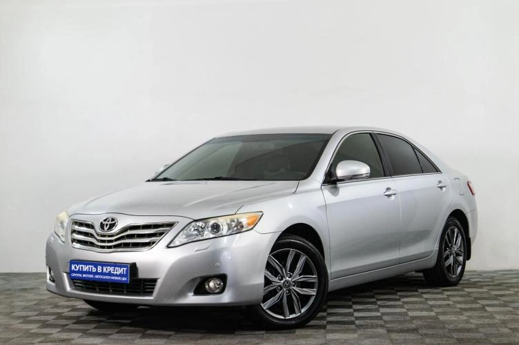 Toyota Camry 3 из 6