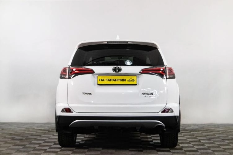 Toyota RAV4 5 из 6