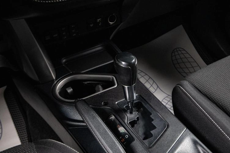 Toyota RAV4 14 из 17