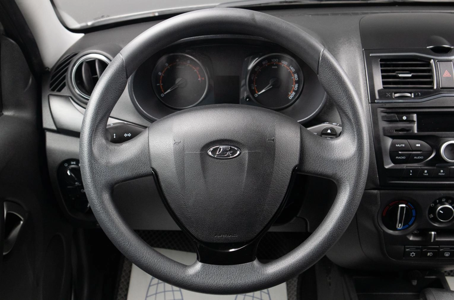 ВАЗ (LADA) Granta 9 из 16
