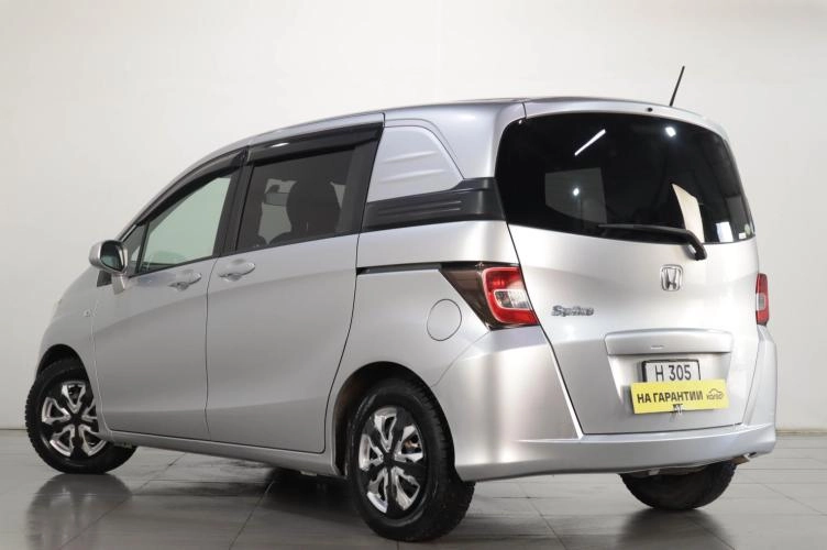 Honda Freed 4 из 6
