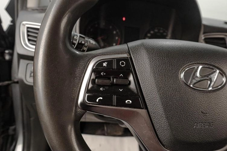 Hyundai Solaris 10 из 17