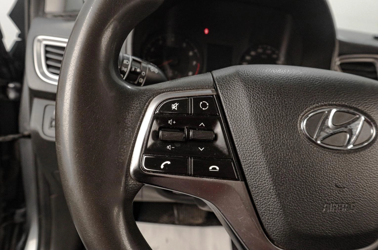 Hyundai Solaris 10 из 17