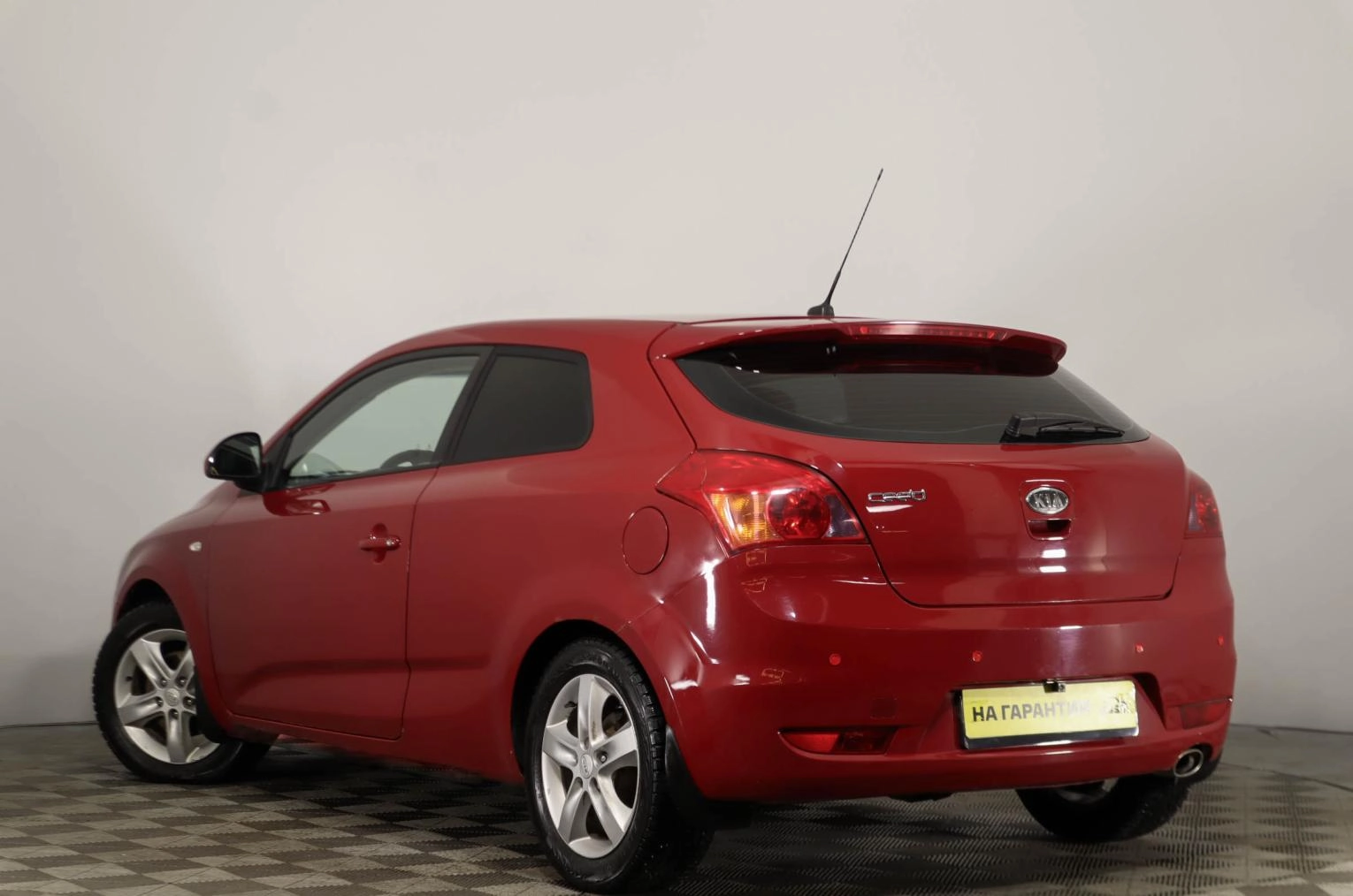 KIA cee'd 6 из 21