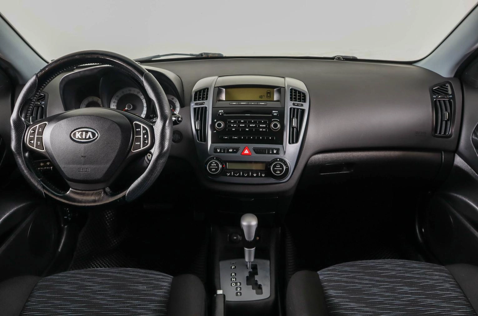 KIA cee'd 13 из 21