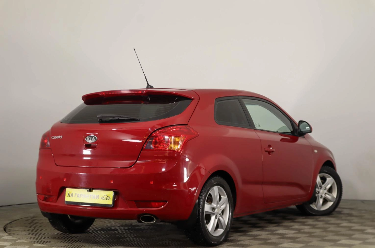 KIA cee'd 4 из 21
