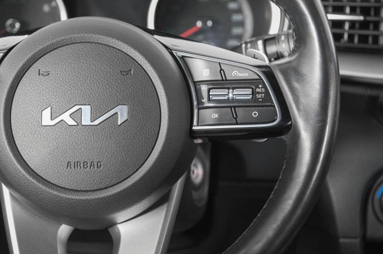 KIA cee'd 17 из 21