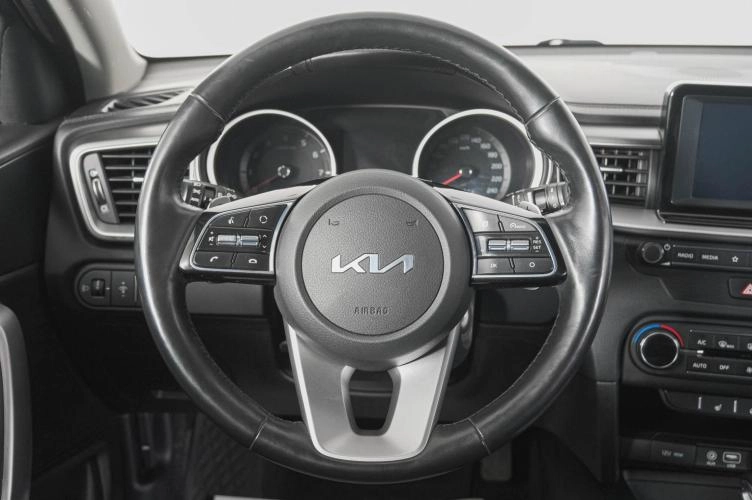 KIA cee'd 15 из 21