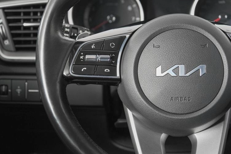 KIA cee'd 16 из 21