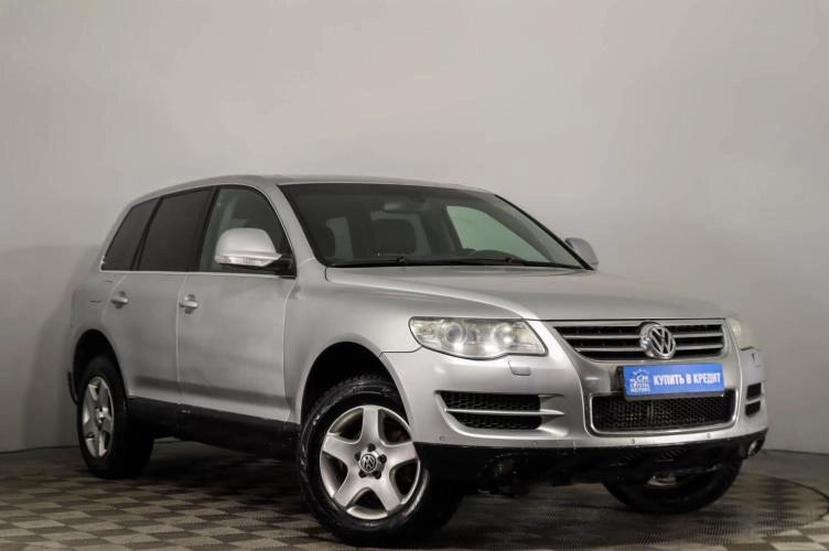 Volkswagen Touareg 1 из 6
