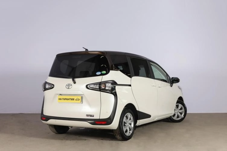 Toyota Sienta 4 из 6