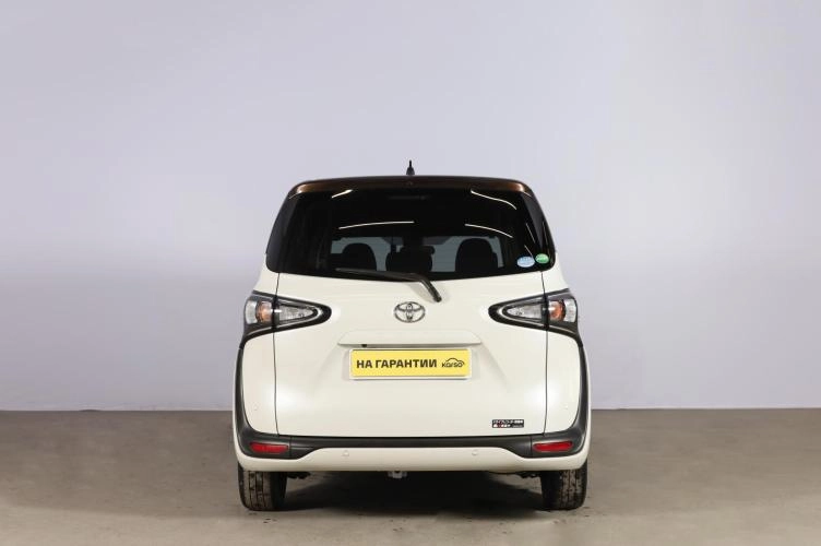 Toyota Sienta 5 из 6