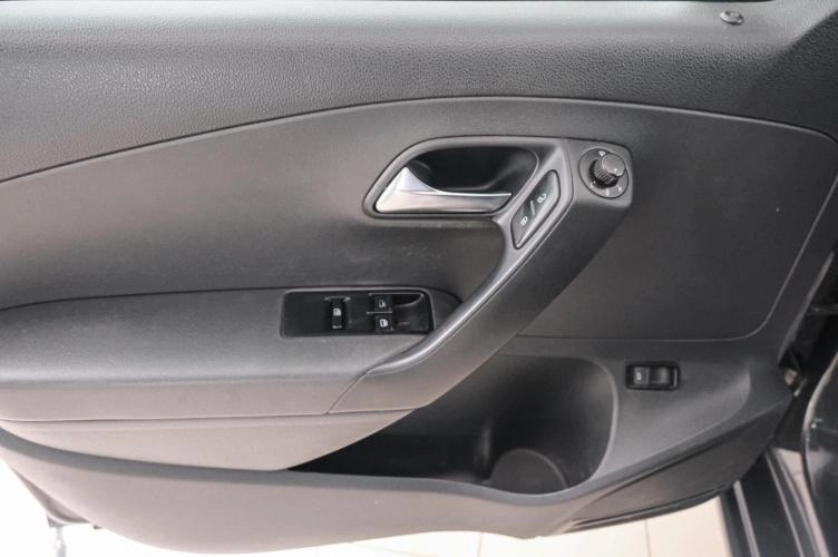 Volkswagen Polo 19 из 22