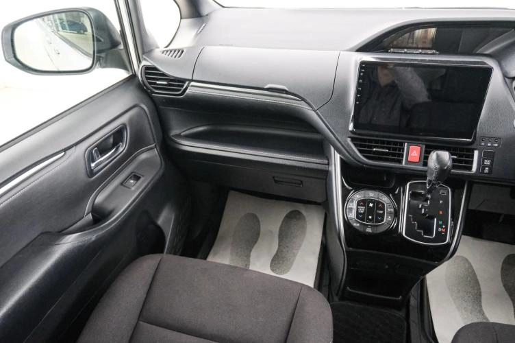 Toyota Esquire 11 из 22