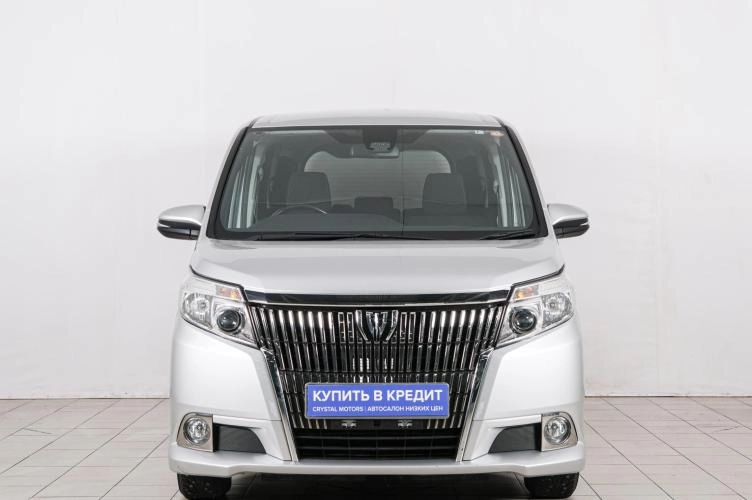 Toyota Esquire 2 из 6