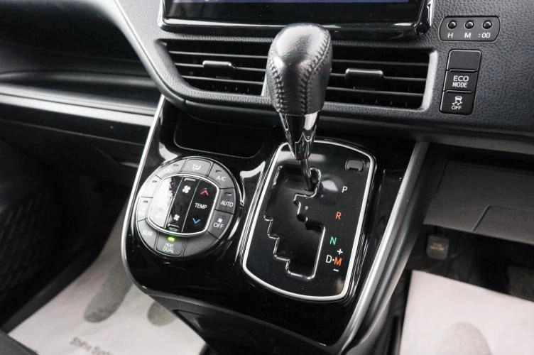 Toyota Esquire 16 из 22