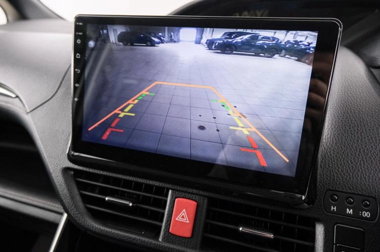 Toyota Esquire 15 из 22