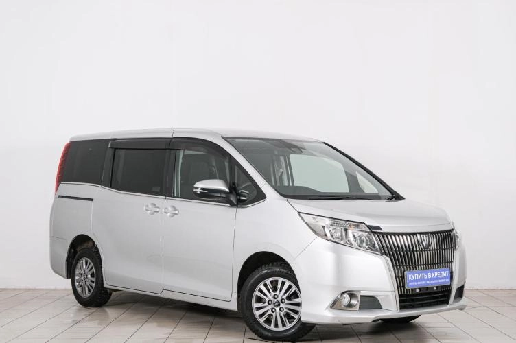 Toyota Esquire 1 из 6