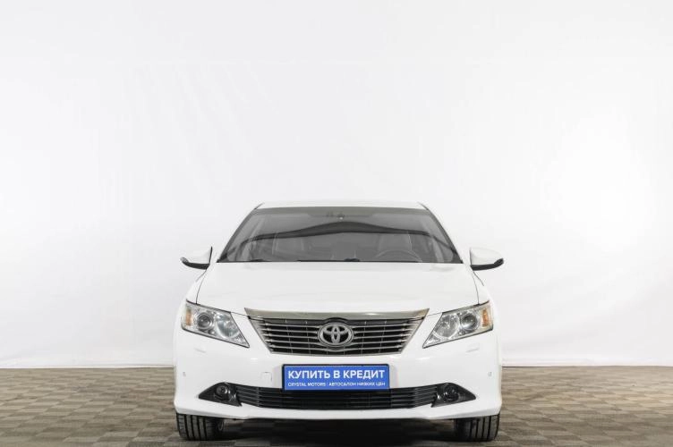 Toyota Camry 2 из 6