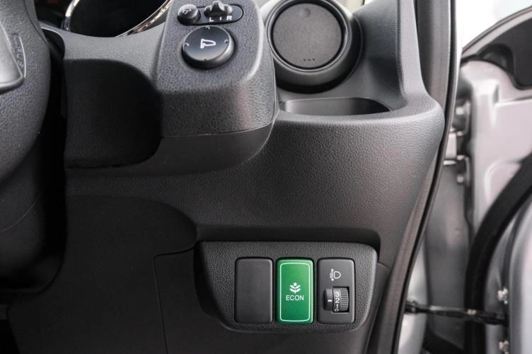 Honda Fit 18 из 22