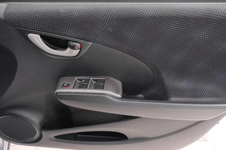 Honda Fit 19 из 22