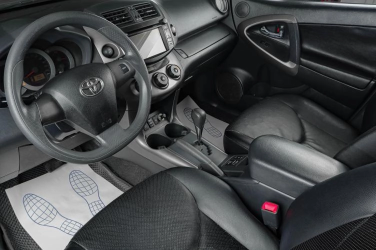 Toyota RAV4 7 из 18