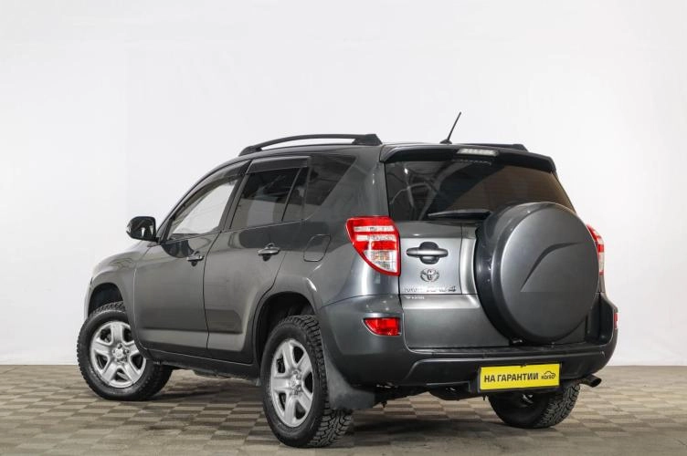 Toyota RAV4 4 из 6