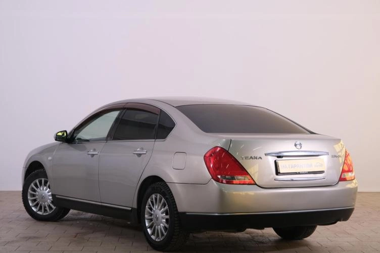 Nissan Teana 4 из 6