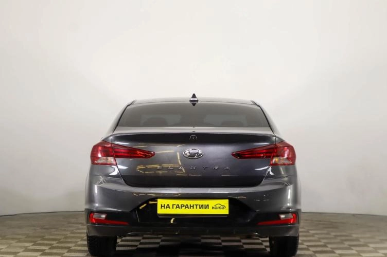 Hyundai Elantra 5 из 6