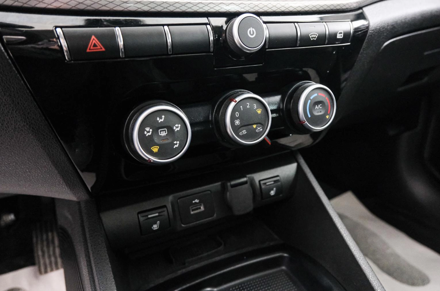 ВАЗ (LADA) Vesta 17 из 23